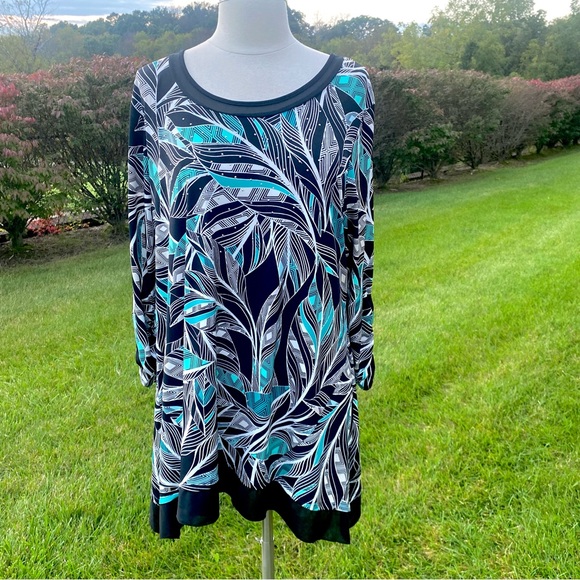 JM Collection Geo Statement Asymmetrical Plus Size Top - Picture 6 of 16